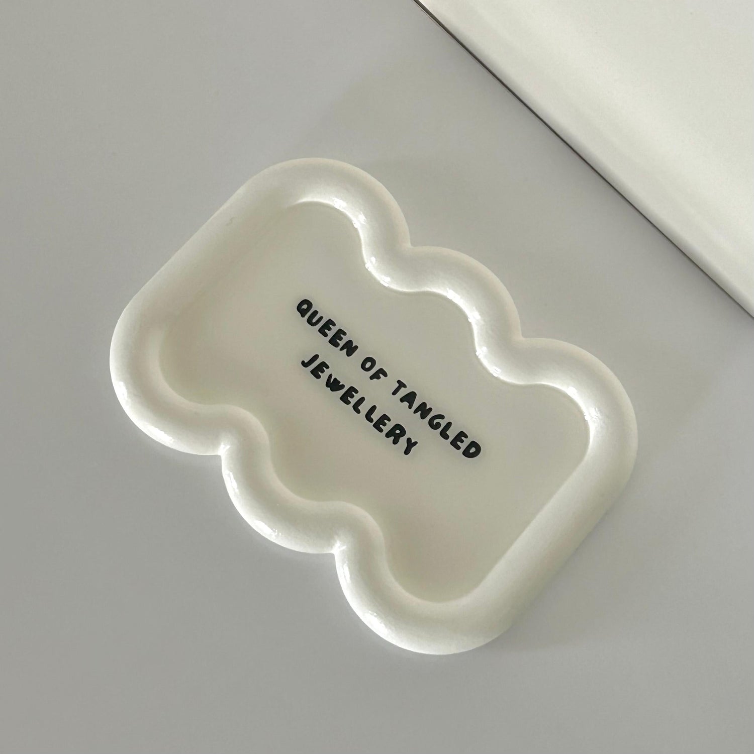 Quoted trays
